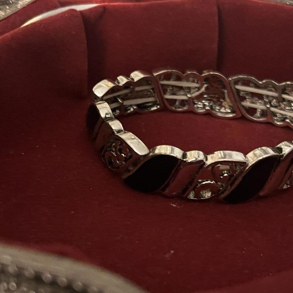 Silver Tone Scroll‎ Wide Stretch Bracelet Silver Tone w/ Black Stone